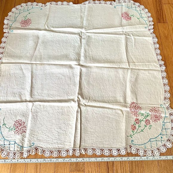 Linen Floral & Cotton Lace Tablecloth - Picture 4 of 4